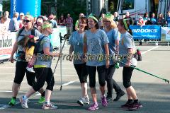 Insgesamt 9000 Teilnehmer gingen beim 11. Siegerländer AOK-Firmenlauf auf die 5.535 Meter lange Strrecke mit Start am Bismarckplatz bis in die Siegener Innenstadt und zurück. Ein Rekordergebnis, denn damit war die größte Breitensportveranstaltung Südwestfalens erstmals komplett ausgebucht!