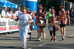 Insgesamt 9000 Teilnehmer gingen beim 11. Siegerländer AOK-Firmenlauf auf die 5.535 Meter lange Strrecke mit Start am Bismarckplatz bis in die Siegener Innenstadt und zurück. Ein Rekordergebnis, denn damit war die größte Breitensportveranstaltung Südwestfalens erstmals komplett ausgebucht!