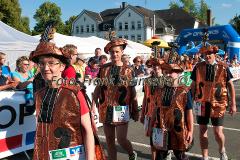 Insgesamt 9000 Teilnehmer gingen beim 11. Siegerländer AOK-Firmenlauf auf die 5.535 Meter lange Strrecke mit Start am Bismarckplatz bis in die Siegener Innenstadt und zurück. Ein Rekordergebnis, denn damit war die größte Breitensportveranstaltung Südwestfalens erstmals komplett ausgebucht!