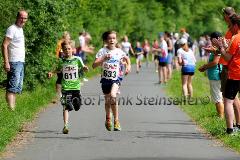 25. Deuzer Pfingstlauf. Der Jubiläumslauf des TuS Deuz wurde zu einer Hitzeschlacht bei Temperaturen von über 30 Grad im Schatten.