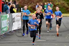 30. Hachenburger Löwenlauf - 
9. Lauf Ausdauer-Cup 2016 - im Bild:
Emily Gilles (Nr. 304/VfL Wehbach), Steffen Walkenbach (348/VfB Wissen), Silas Andrick (301/EJOT Team Buschhütten), Mariano Fritsch (337/WSG Bad Marienberg).