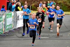 30. Hachenburger Löwenlauf - 
9. Lauf Ausdauer-Cup 2016 - im Bild:
Emily Gilles (Nr. 304/VfL Wehbach), Steffen Walkenbach (348/VfB Wissen), Silas Andrick (301/EJOT Team Buschhütten), Mariano Fritsch (337/WSG Bad Marienberg).