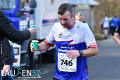 Am 31. Dezember wurde der 45. Silvesterlauf an der Obernautalsperre aufgrund von Eisglätte abgesagt – jetzt wurde der Lauf bei frühlingshaften Temperaturen nachgeholt. Insgesamt kamen 456 Läuferinnen und Läufer ins Ziel.