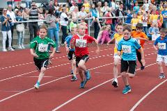 128 Schülerinnen und Schüler aus 8 Grundschulen nahmen an der vierten Auflage des Mocki-Cups teil -- einem Lauftalent-Sichtungswettbewerbes im Rahmen des Projekts "Erfolg mit SchuSS" - Schule und Sport Siegen. Ausrichter war erneut der CLV Siegerland. Den großen Wanderpokal staubte erneut die Grundschule Wilgersdorf ab, die den Preis zum dritten Mal gewann und somit die Trophäe endgültig in Besitz nehmen kann.