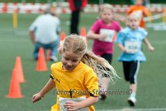 128 Schülerinnen und Schüler aus 8 Grundschulen nahmen an der vierten Auflage des Mocki-Cups teil -- einem Lauftalent-Sichtungswettbewerbes im Rahmen des Projekts "Erfolg mit SchuSS" - Schule und Sport Siegen. Ausrichter war erneut der CLV Siegerland. Den großen Wanderpokal staubte erneut die Grundschule Wilgersdorf ab, die den Preis zum dritten Mal gewann und somit die Trophäe endgültig in Besitz nehmen kann.