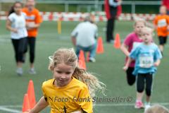 128 Schülerinnen und Schüler aus 8 Grundschulen nahmen an der vierten Auflage des Mocki-Cups teil -- einem Lauftalent-Sichtungswettbewerbes im Rahmen des Projekts "Erfolg mit SchuSS" - Schule und Sport Siegen. Ausrichter war erneut der CLV Siegerland. Den großen Wanderpokal staubte erneut die Grundschule Wilgersdorf ab, die den Preis zum dritten Mal gewann und somit die Trophäe endgültig in Besitz nehmen kann.