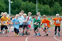 128 Schülerinnen und Schüler aus 8 Grundschulen nahmen an der vierten Auflage des Mocki-Cups teil -- einem Lauftalent-Sichtungswettbewerbes im Rahmen des Projekts "Erfolg mit SchuSS" - Schule und Sport Siegen. Ausrichter war erneut der CLV Siegerland. Den großen Wanderpokal staubte erneut die Grundschule Wilgersdorf ab, die den Preis zum dritten Mal gewann und somit die Trophäe endgültig in Besitz nehmen kann.