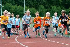 128 Schülerinnen und Schüler aus 8 Grundschulen nahmen an der vierten Auflage des Mocki-Cups teil -- einem Lauftalent-Sichtungswettbewerbes im Rahmen des Projekts "Erfolg mit SchuSS" - Schule und Sport Siegen. Ausrichter war erneut der CLV Siegerland. Den großen Wanderpokal staubte erneut die Grundschule Wilgersdorf ab, die den Preis zum dritten Mal gewann und somit die Trophäe endgültig in Besitz nehmen kann.