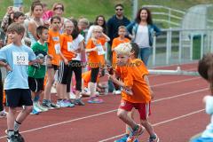 128 Schülerinnen und Schüler aus 8 Grundschulen nahmen an der vierten Auflage des Mocki-Cups teil -- einem Lauftalent-Sichtungswettbewerbes im Rahmen des Projekts "Erfolg mit SchuSS" - Schule und Sport Siegen. Ausrichter war erneut der CLV Siegerland. Den großen Wanderpokal staubte erneut die Grundschule Wilgersdorf ab, die den Preis zum dritten Mal gewann und somit die Trophäe endgültig in Besitz nehmen kann.