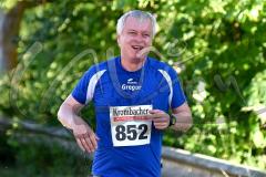 NRW-Turnfestlauf an der Sieg-Arena - 
3. Lauf zur Rothaar-Laufserie um den AOK-Cup 2015